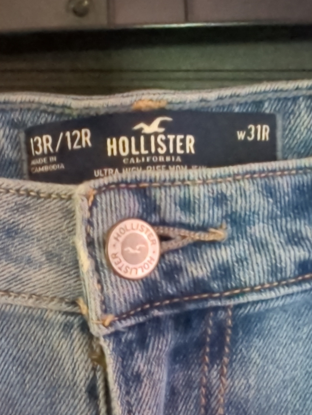 Hollister Light Blue Boyfriend Jeans - Picture 2 of 4